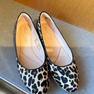 Clark’s real fur leather ballet flats